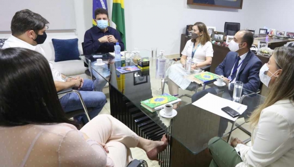 Gladson recebe superintendente nacional da Caixa para discutir projetos voltados para infraestrutura e habitação