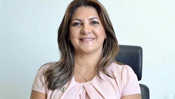 Rosana Cavalcante é reconduzida à reitoria do Ifac