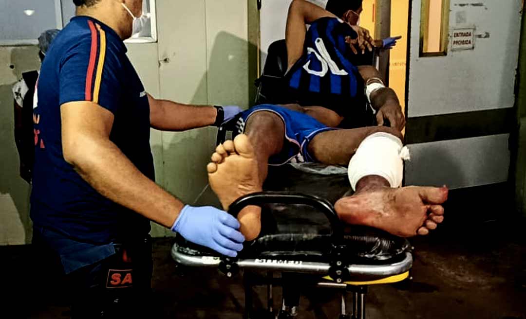 Bandidos tocam o terror dentro de um carro preto e por pouco não matam jovem no Belo Jardim