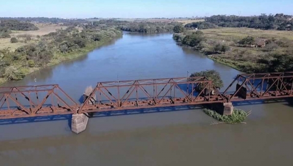 Ponte metálica doada ao Acre tem processo de desmonte suspenso pelo Dnit, após ação do MPF