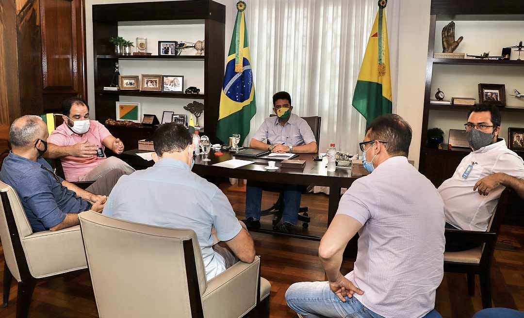 Futuros investimentos federais no Acre são debatidos por Gladson Cameli e equipe de governo
