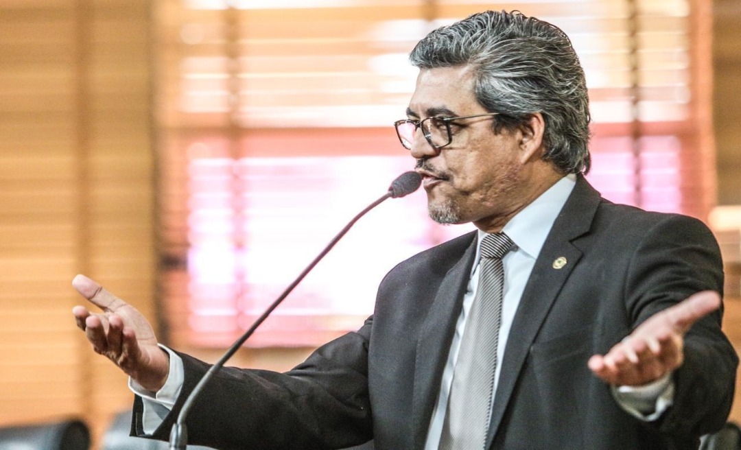 Edvaldo Magalhães diz que não se pode concordar com ataques pessoais a entes da política e se solidariza com Gladson