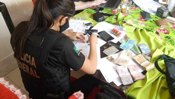 Polícia Federal desbarata organização criminosa aliciadora de caminhoneiros para o tráfico de drogas