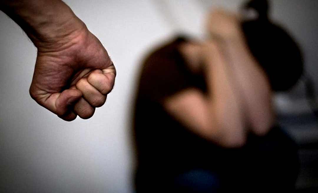 Justiça nega habeas corpus a jogador de futebol preso em flagrante por violência doméstica