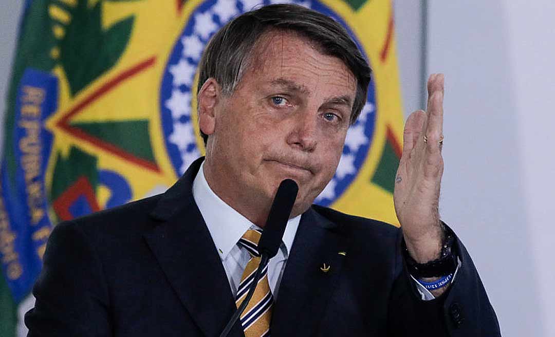 Brasil tem de deixar de ser 'país de maricas' e enfrentar pandemia 'de peito aberto', diz Bolsonaro