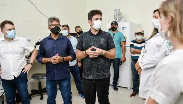 “Saúde dos acreanos é prioridade”, diz Gladson em entrega de laboratório em Xapuri