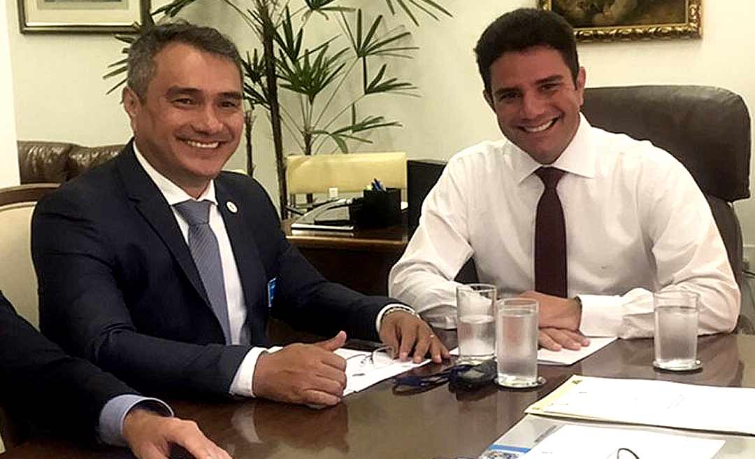 Minoru Kinpara procurou Gladson e ambos tiveram uma conversa reservada