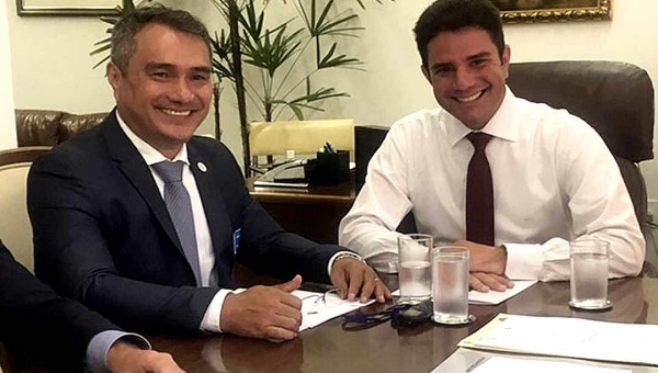 Minoru Kinpara procurou Gladson e ambos tiveram uma conversa reservada