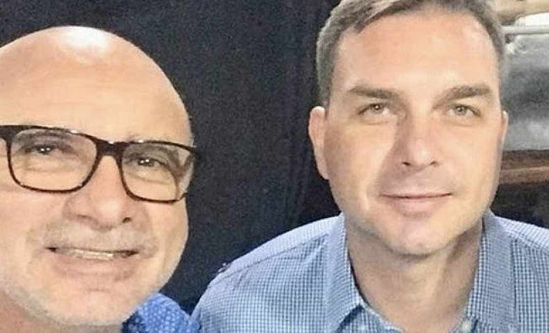 Queiroz admite que houve "rachadinha", mas tenta livrar o senador Flávio Bolsonaro 