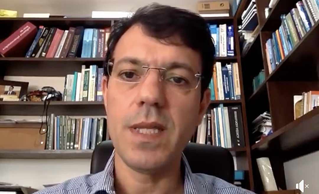 Imunidade de rebanho é "uma idéia maluca. Loucura", diz Thor Dantas