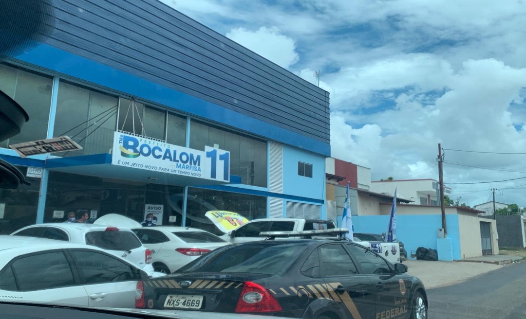 Militante do PP é conduzido pela PF após adesivar carro em frente do comitê de Bocalom