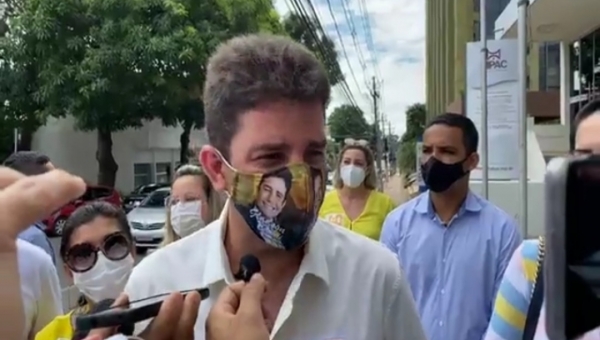 “Eu tenho uma eleição a ganhar: que é o combate ao covid”, diz Gladson ao acompanhar voto de Socorro