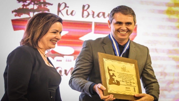 Após derrota de Neri, Marcus Alexandre posta no instagram sucesso de Beth Carvalho: “Chora, não vou ligar”