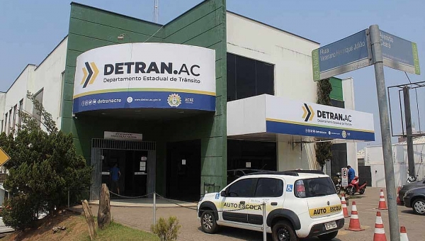 Servidores do Detran recebem prêmio de valorização nesta quinta-feira 