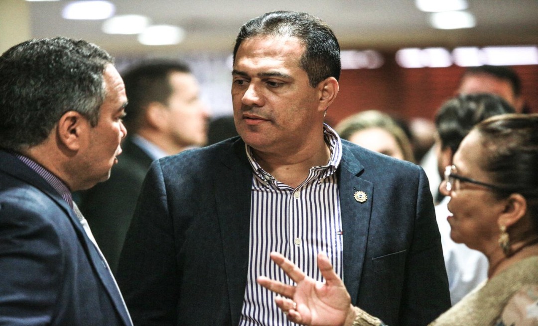 Decisão de Luiz Fux susta posse de Ribamar no Tribunal de Contas do Estado