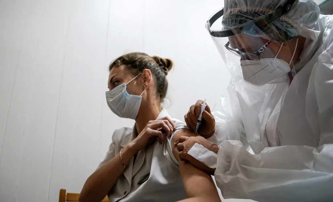 Rússia diz que já vacinou 100 mil pessoas contra Covid-19 e pretende chegar a 2 milhões ainda em dezembro