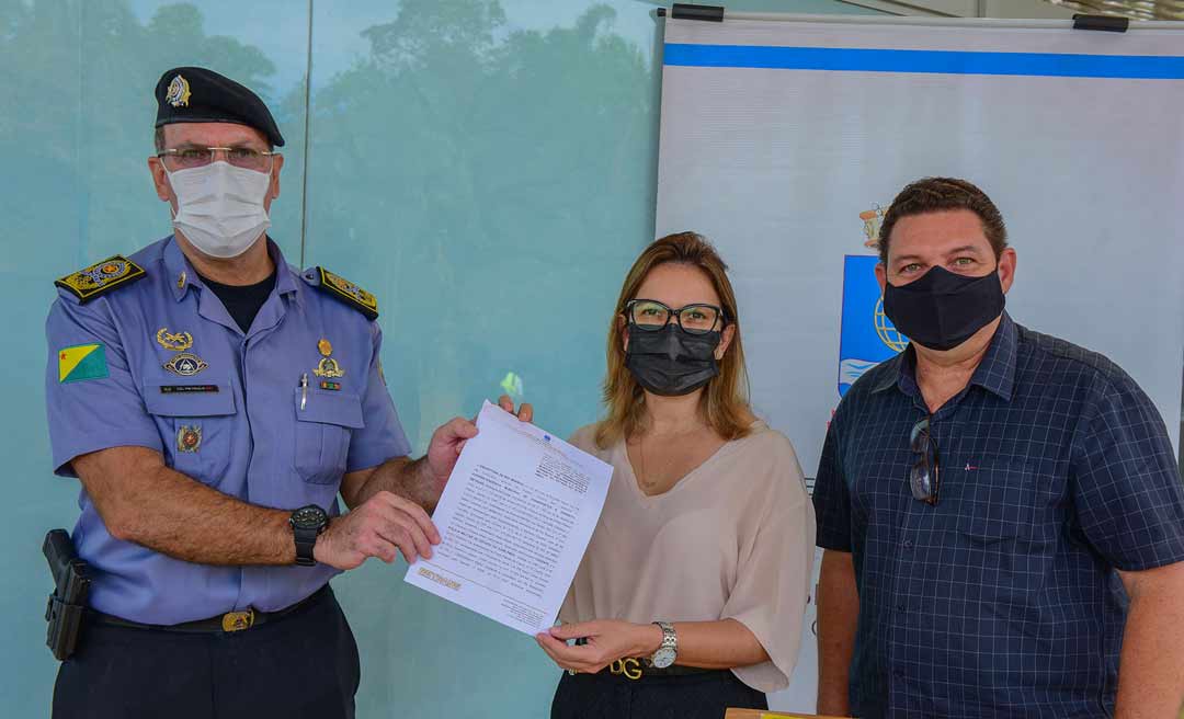 Prefeitura de Rio Branco realiza ato de entrega de veículos a Polícia Militar do Acre