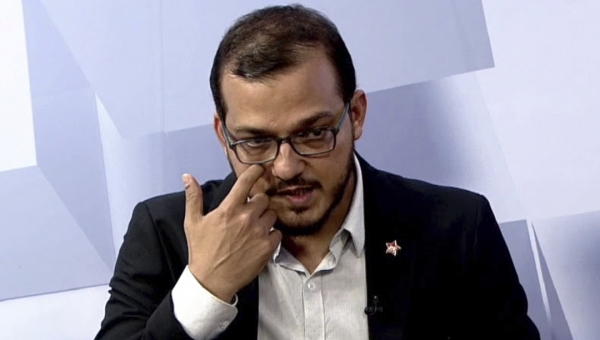 “Bolsonaro parece um boneco de posto, se balança para chamar atenção e não resolve nada”, diz Forneck