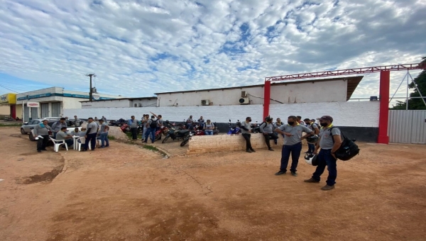 Motoristas fazem paralisação total dos ônibus de Rio Branco