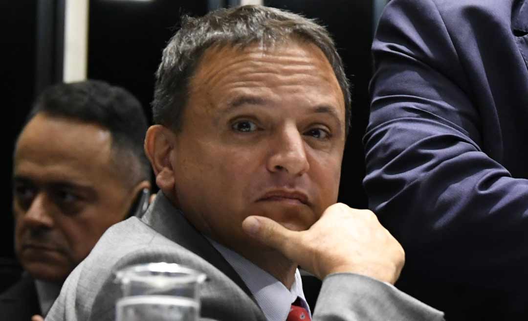 Líder de Bolsonaro no Senado elogia Marcio Bittar a respeito da PEC Emergencial