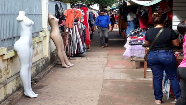 Pandemia derruba vendas de Natal no Calçadão da Benjamin Constant  