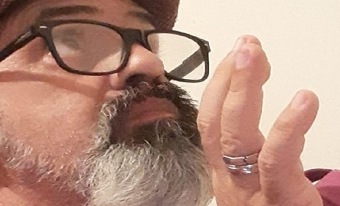 A PROFECIA: Vidente prevê futuro de Cameli e Bocalom em 2021, apagão de dois dias, tremor de terra, seca e praga de moscas