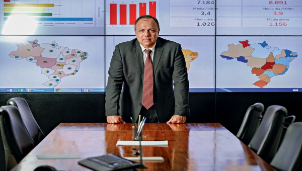 Pazuello anuncia contrato para compra de 100 milhões de doses de vacina do Instituto Butantan