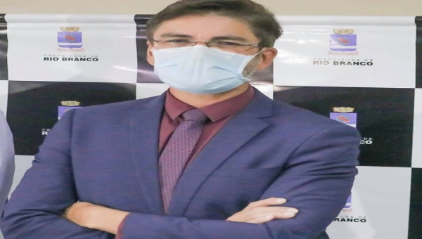 Secretário de Bocalom diz que "petistas" nomeados serão exonerados após "transição de informações"