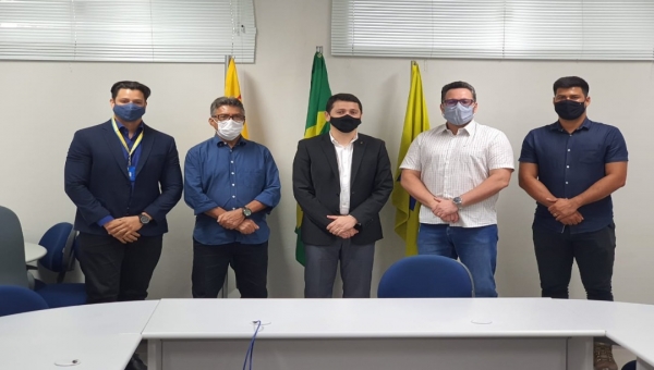 Deputado Alan Rick reúne-se com superintendente do Banco do Brasil e pede que agências no Acre não sejam fechadas