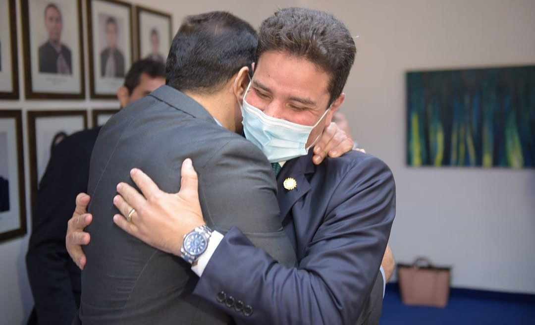 Ribamar Trindade é empossado conselheiro do Tribunal de Contas do Estado