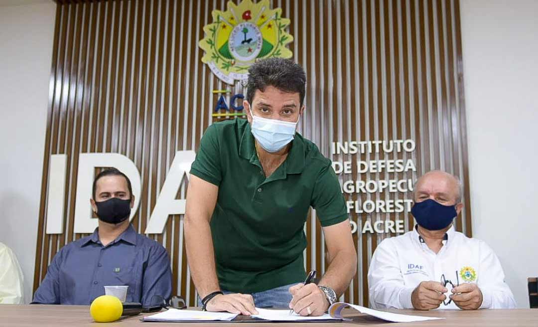 Governador Gladson assina lei que institui carreira de auditor fiscal agropecuário