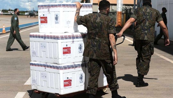 Voo com vacinas anticovid atrasa e início da vacinação no Acre é remarcado para esta terça-feira