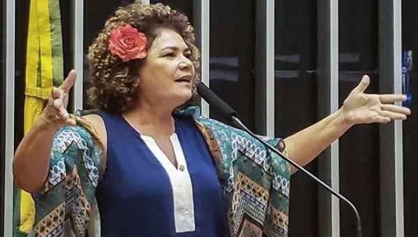 Perpétua diz que má relação do Brasil com a Índia fez país asiático recuar no envio de doses da vacina anticovid