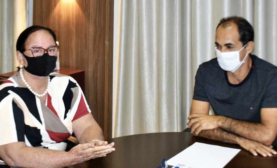 Em agenda no Juruá Vanda Milani conhece cidades isoladas e cobra execuções de projetos