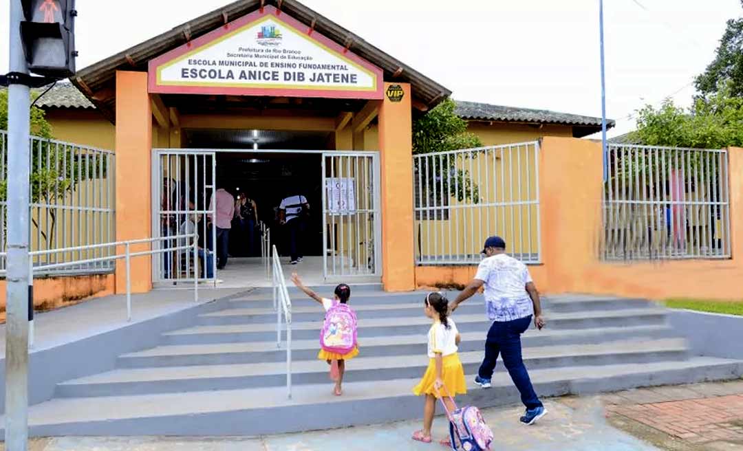 Após “climão” em reunião do Comitê Covid, aulas devem reiniciar depois de vacinação dos professores