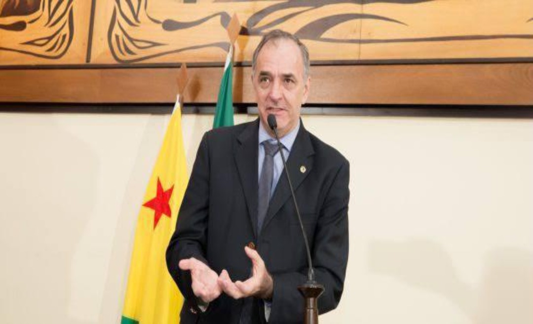 Deputado Luís Tchê solicita que acadêmicos da saúde na linha de frente do combate à pandemia sejam vacinados