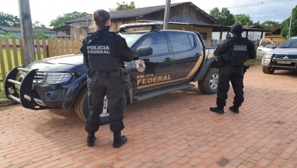 Polícia Federal fecha o cerco contra narcotraficantes que utilizam táxis lotação para o envio de drogas