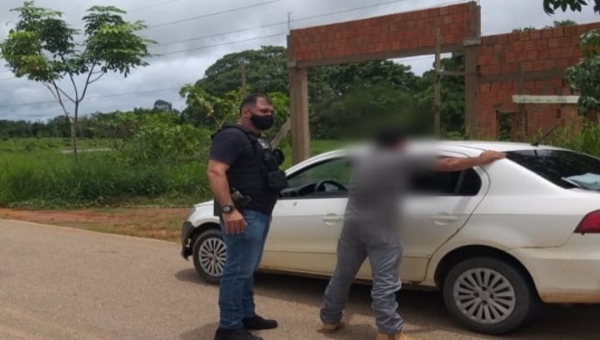 Polícia Civil prende taxista por tráfico internacional de munição