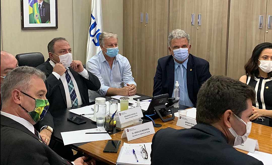 Pazuello, enfim, recebe a bancada do Acre e coloca aviões à disposição para transporte de pacientes com covid-19 no estado