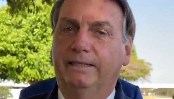 Volta do auxílio é "terrível" por aumentar endividamento, diz o presidente Bolsonaro