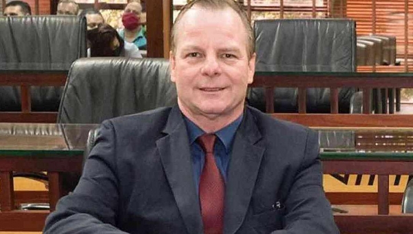 Pedro Longo diz que não tem justificativa a demora na vacinação de idosos em Rio Branco