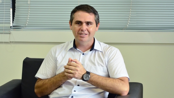 Considerado o "cara" das enchentes, Marcus Alexandre evita "politizar" o tema: "Quero me solidarizar com as famílias"