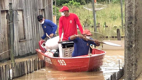 Rio Iaco continua enchendo e já desabrigou 11 pessoas em Sena Madureira