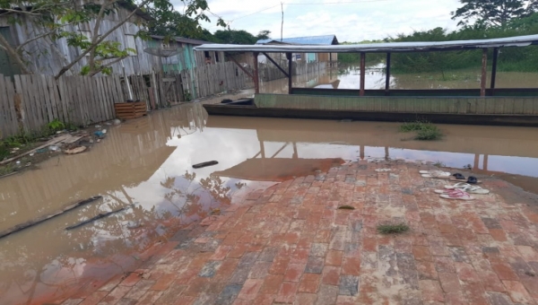 Mesmo abaixo da cota de alerta, rio Envira começa preocupar autoridades de Feijó 