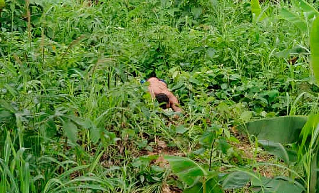 Jovem é encontrado sem vida, com marcas de tortura e corte profundo no pescoço