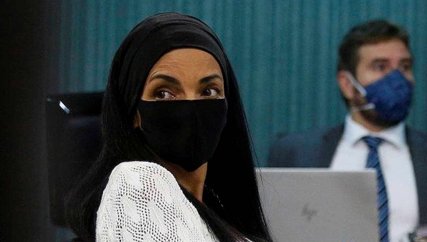 Justiça do Rio decide afastar Flordelis do cargo de deputada federal