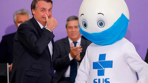 Bolsonaro vai trazer lote de vacinas em avião presidencial ao Acre; Gladson tem expectativa por mais de 480 mil doses nos próximos dias