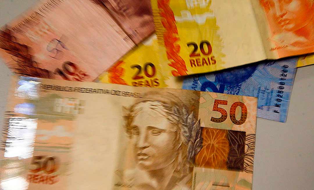 Arrecadação de impostos no Brasil em janeiro somou R$ 180,221 bilhões, informa a Receita Federal