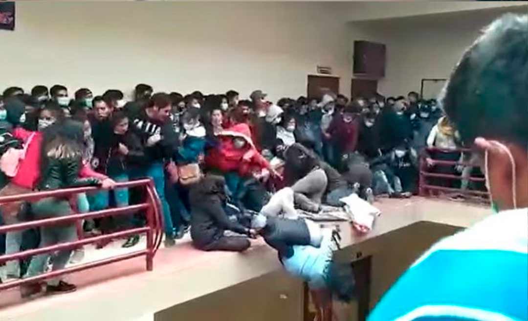 Estudantes morrem ao cair do quarto andar de universidade boliviana em La paz