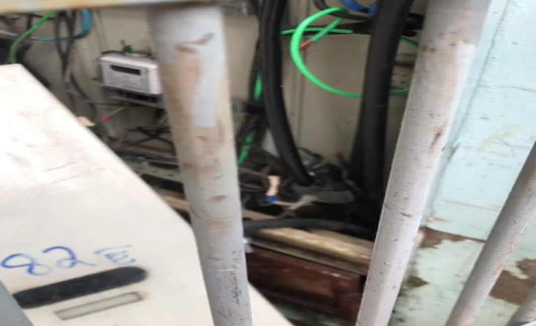 Em menos de 1 semana, criminosos roubam fiação no Novo Mercado Velho por 2 vezes e deixam comerciantes no prejuízo